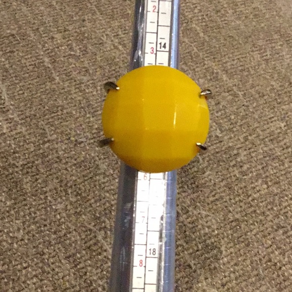 Kendra Scott Yellow Rana Cocktail Ring - Picture 11 of 12